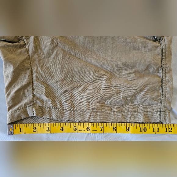 MAGELLAN Outdoors Women's Tan Shorts with Packets Elastic Waist Size M - Picture 11 of 11